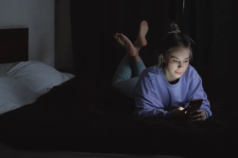 Your Brain Won't Let You Put the Phone Down at Night — Here's the Uncomfortable Truth Why